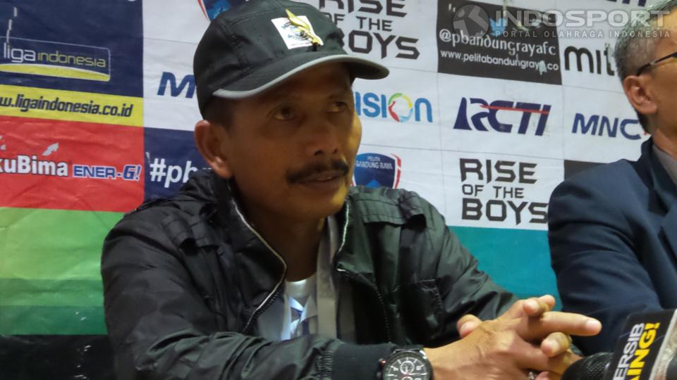 Pelatih Persib Bandung, Djajang Nurjaman. - INDOSPORT